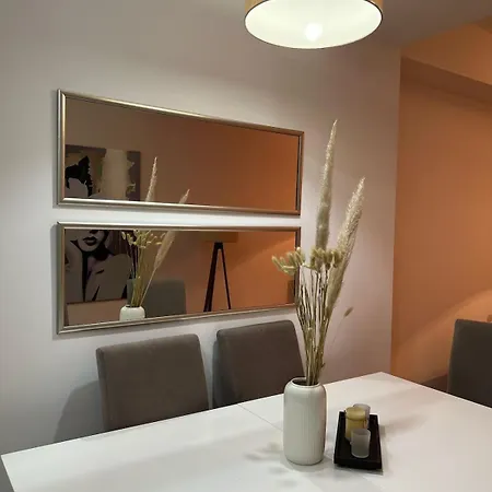 Cozy Near Downtown Apartment