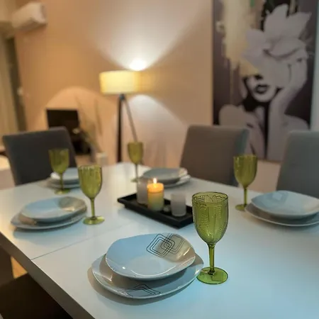 Cozy Near Downtown * Escópia