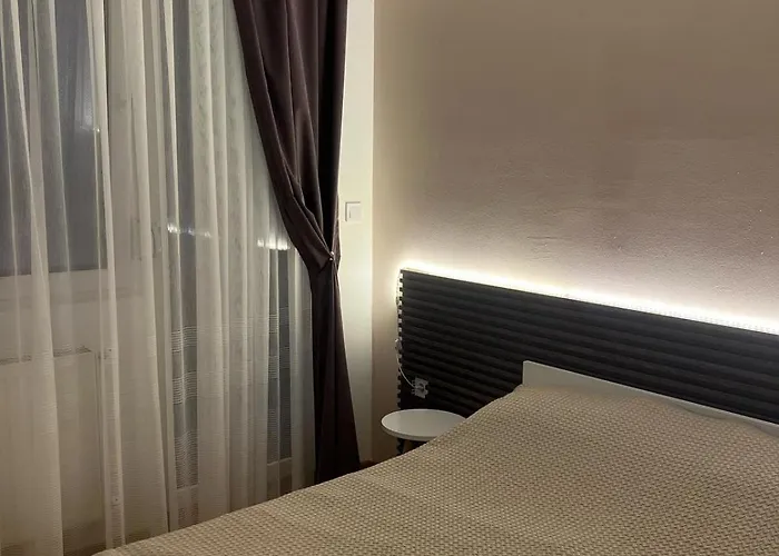 Апартаменты Cozy Near Downtown