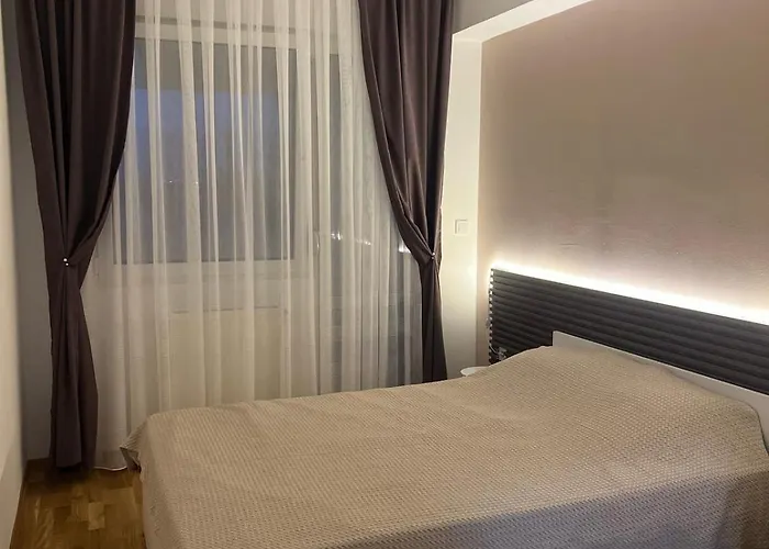 Cozy Near Downtown Apartment